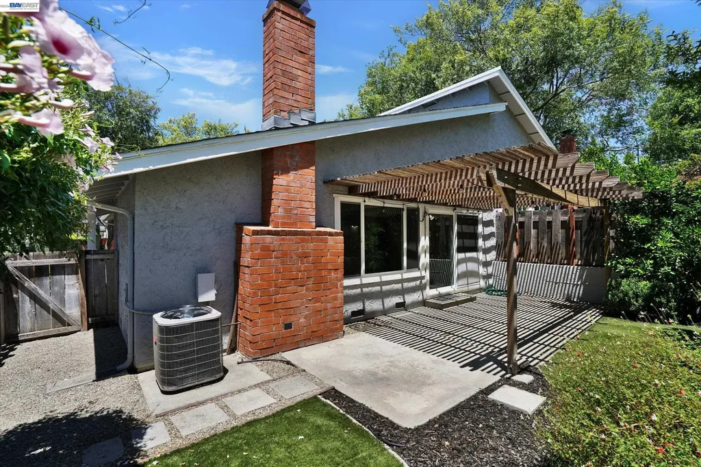 1105 Glengarry Lane Walnut Creek CA 94596