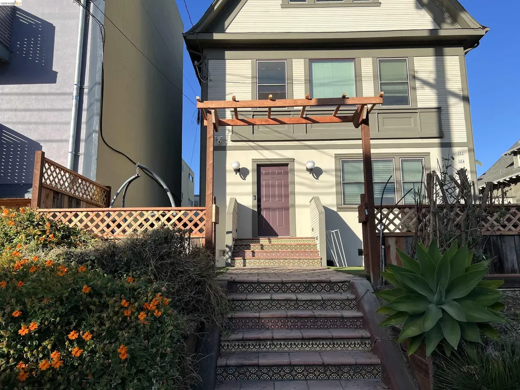 Oakland CA, 384 Euclid Avenue