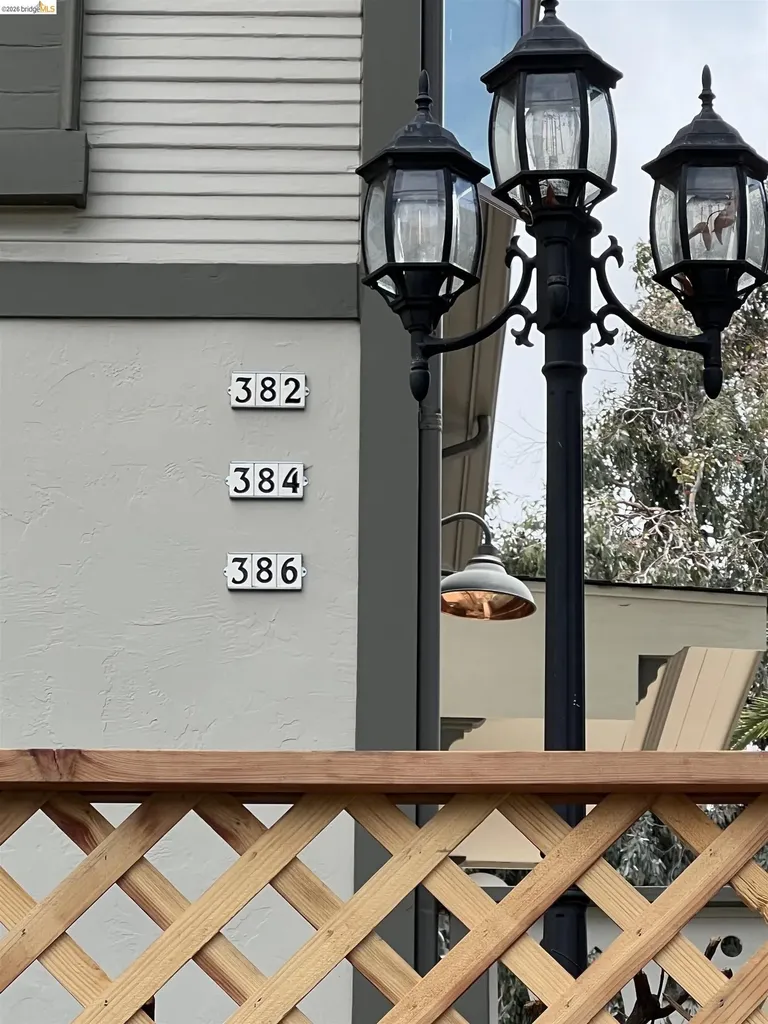 384 Euclid Avenue Oakland CA 94610