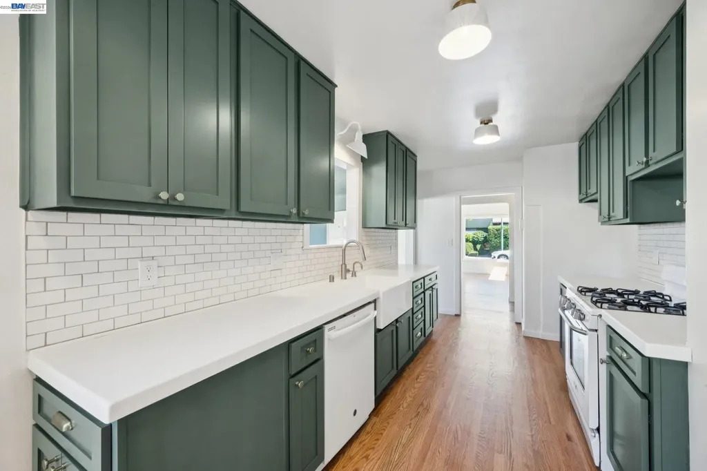 1813 High Street Alameda CA 94501