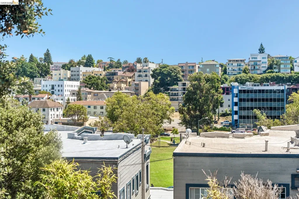 455 Lagunitas Avenue Oakland CA 94610