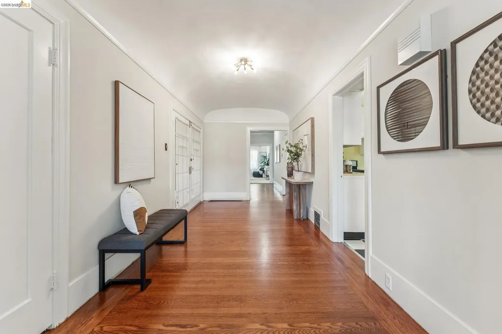 455 Lagunitas Avenue Oakland CA 94610