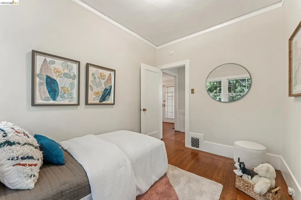 455 Lagunitas Avenue Oakland CA 94610