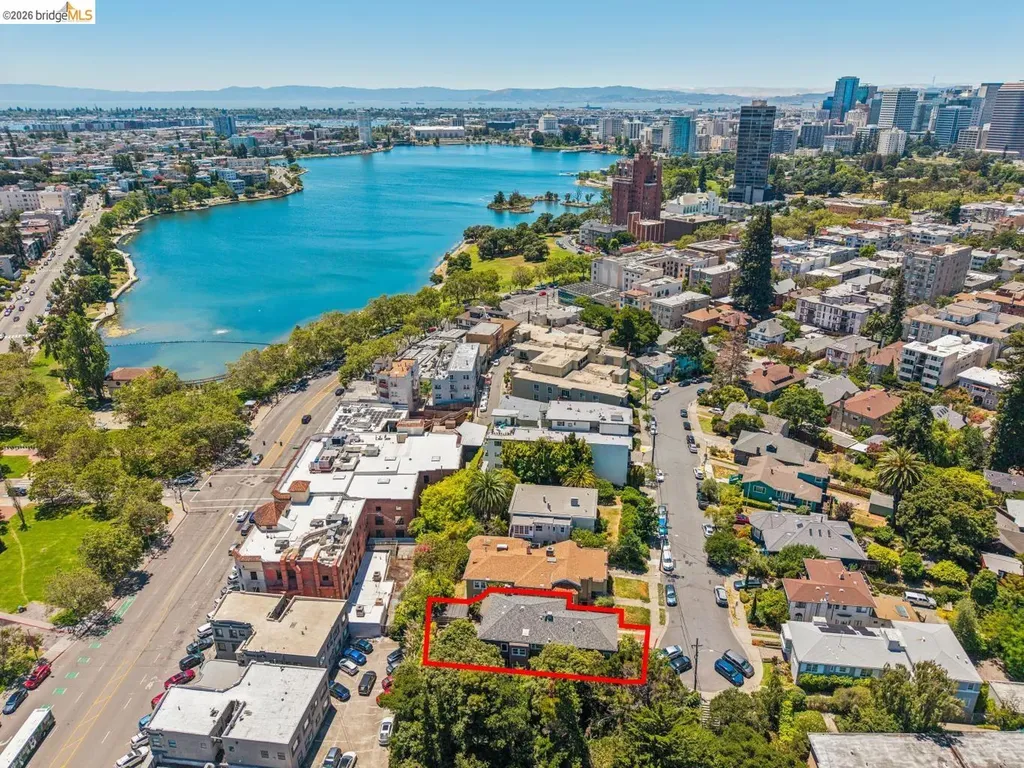 455 Lagunitas Avenue Oakland CA 94610