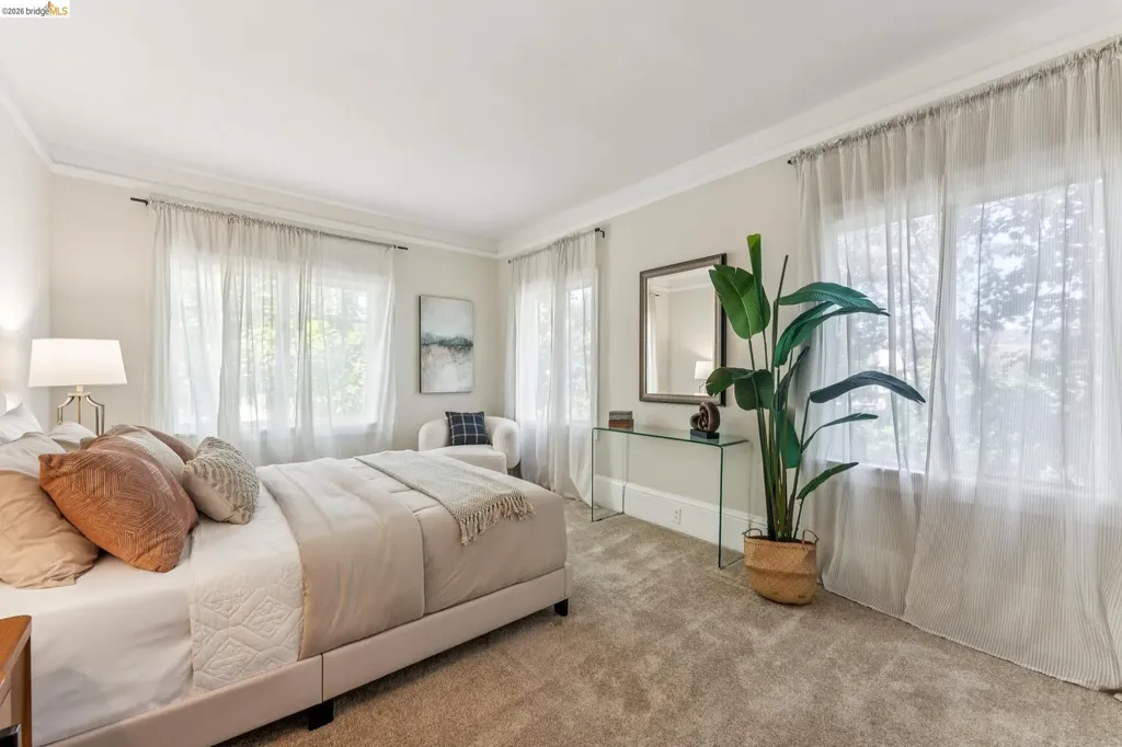 455 Lagunitas Avenue Oakland CA 94610