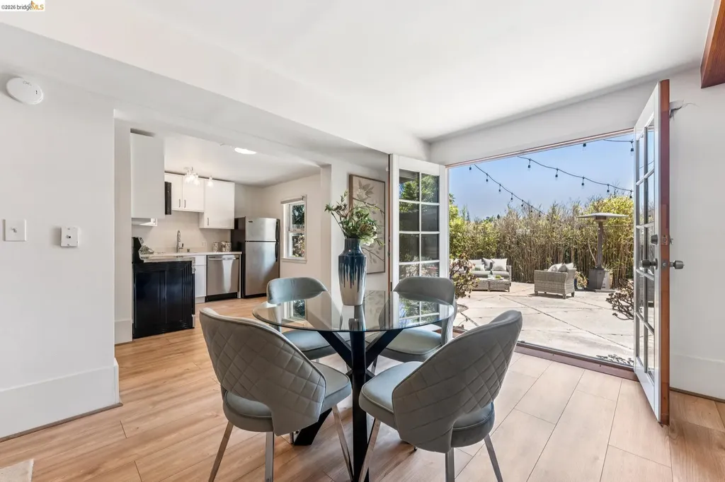 455 Lagunitas Avenue Oakland CA 94610