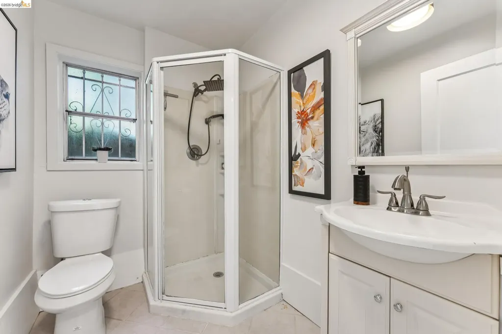455 Lagunitas Avenue Oakland CA 94610