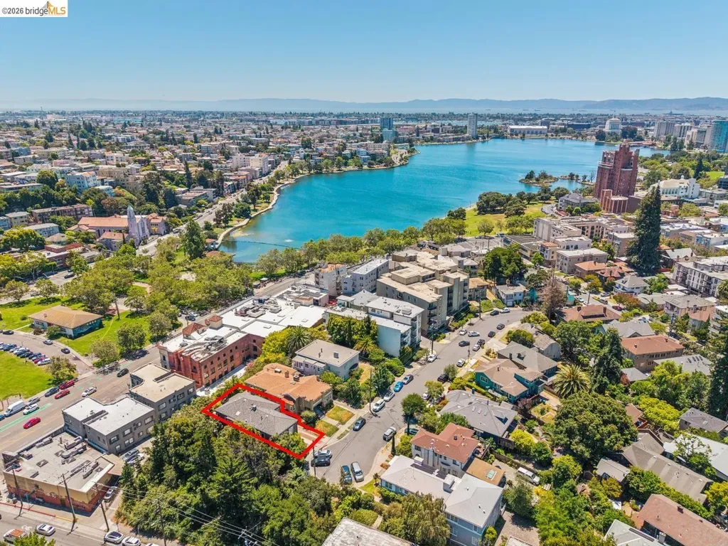 455 Lagunitas Avenue Oakland CA 94610