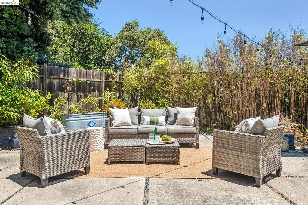 455 Lagunitas Avenue Oakland CA 94610