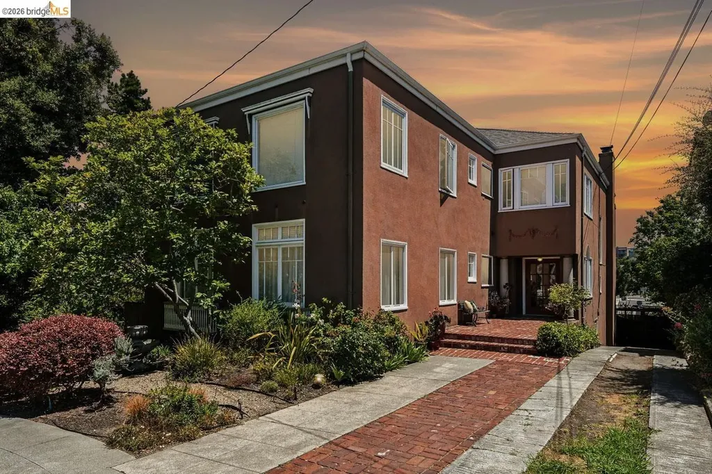 455 Lagunitas Avenue Oakland CA 94610
