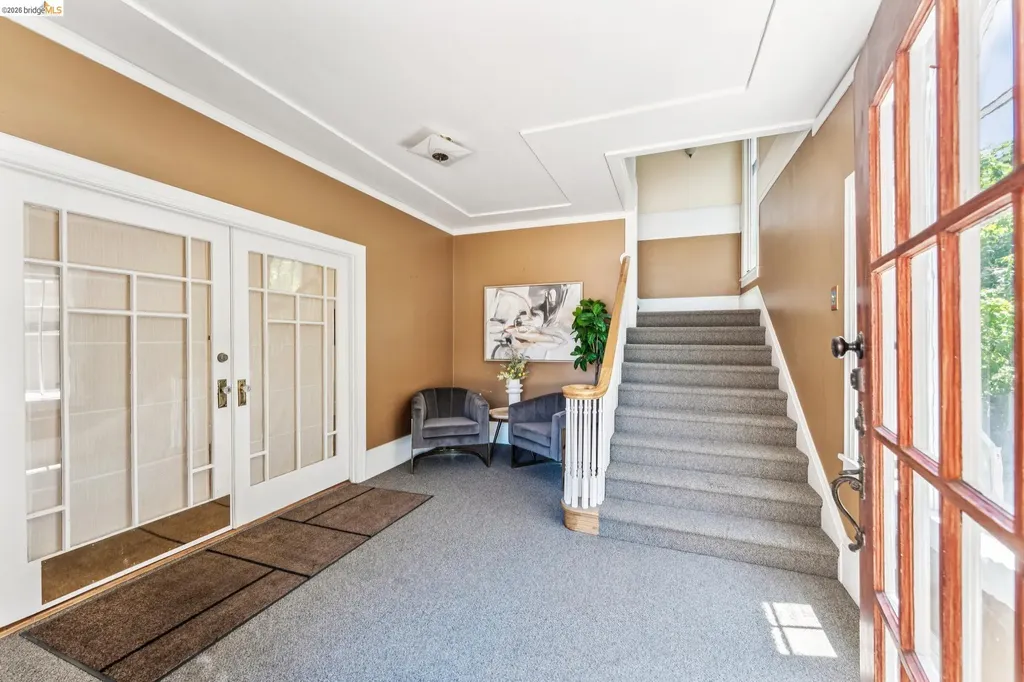 455 Lagunitas Avenue Oakland CA 94610