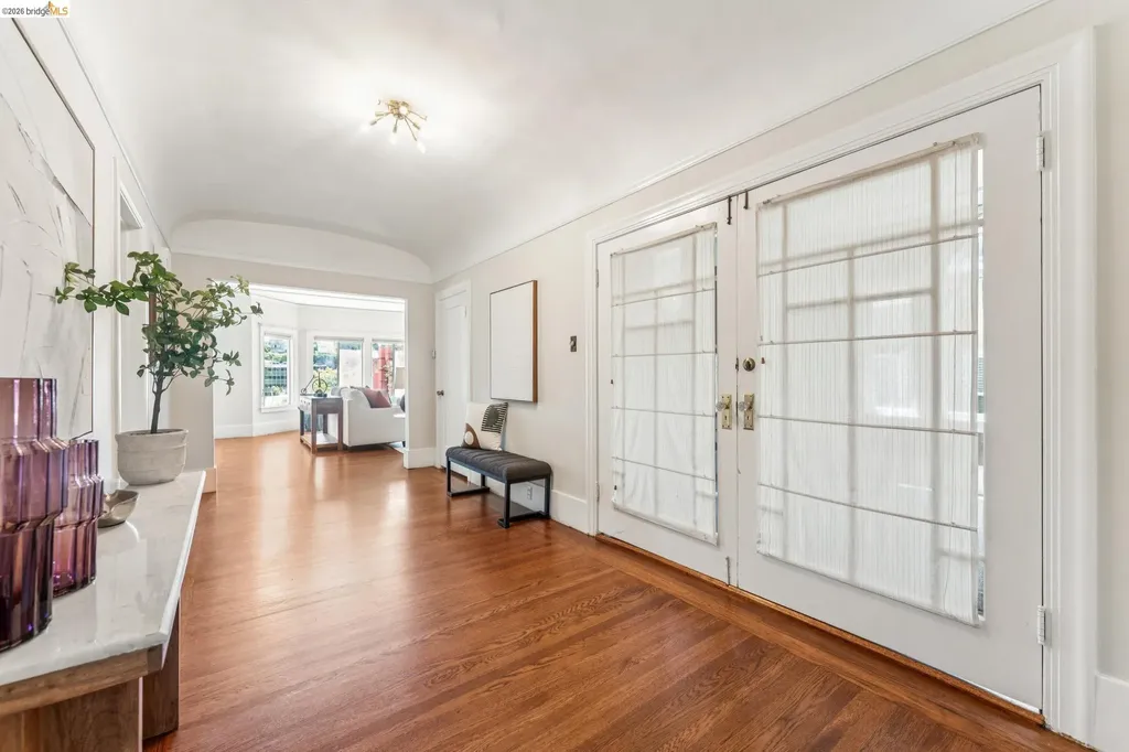 455 Lagunitas Avenue Oakland CA 94610