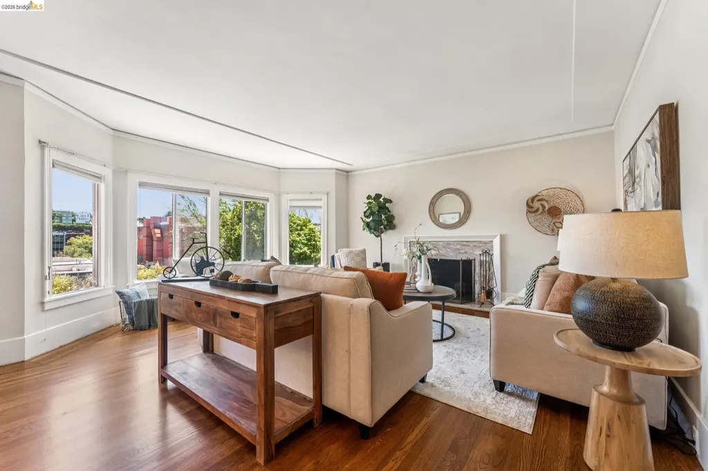 455 Lagunitas Avenue Oakland CA 94610