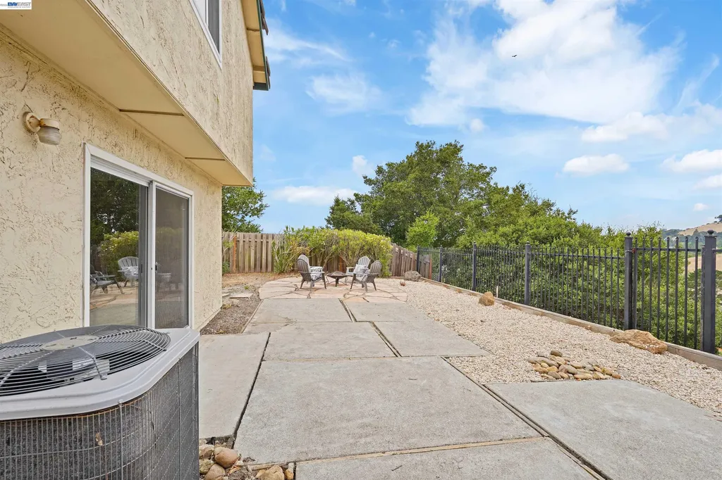 5219 Heavenly Ridge Lane Richmond CA 94803