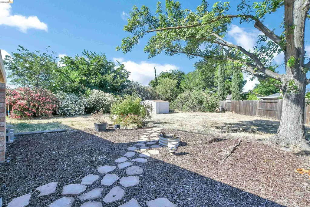 2123 Camelia Court Pittsburg CA 94565