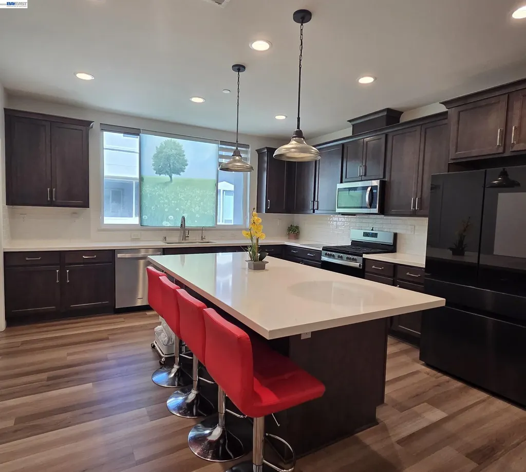 5585 Holly Bay Avenue Dublin CA 94568