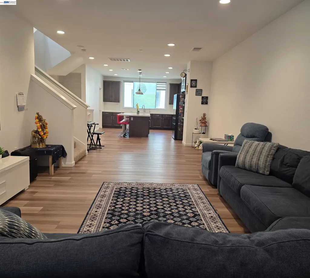 5585 Holly Bay Avenue Dublin CA 94568