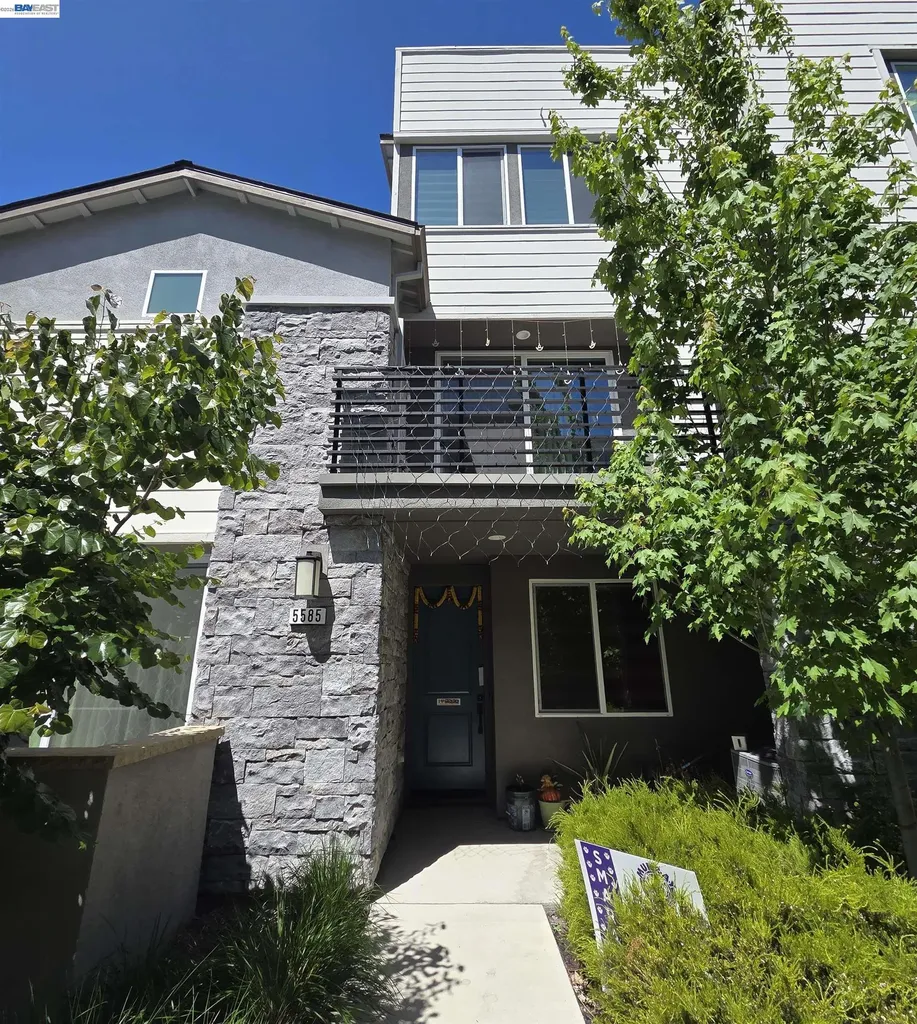5585 Holly Bay Avenue Dublin CA 94568