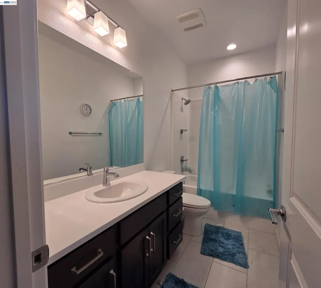 5585 Holly Bay Avenue Dublin CA 94568