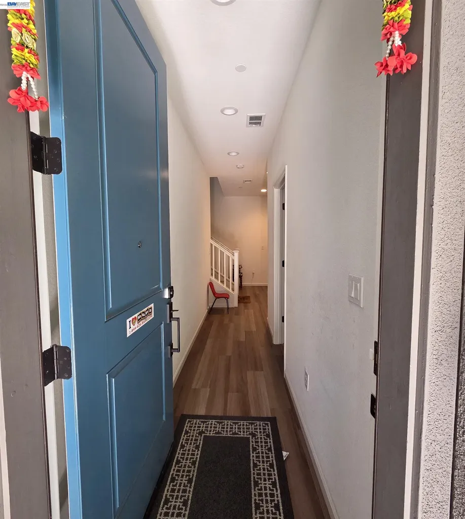 5585 Holly Bay Avenue Dublin CA 94568