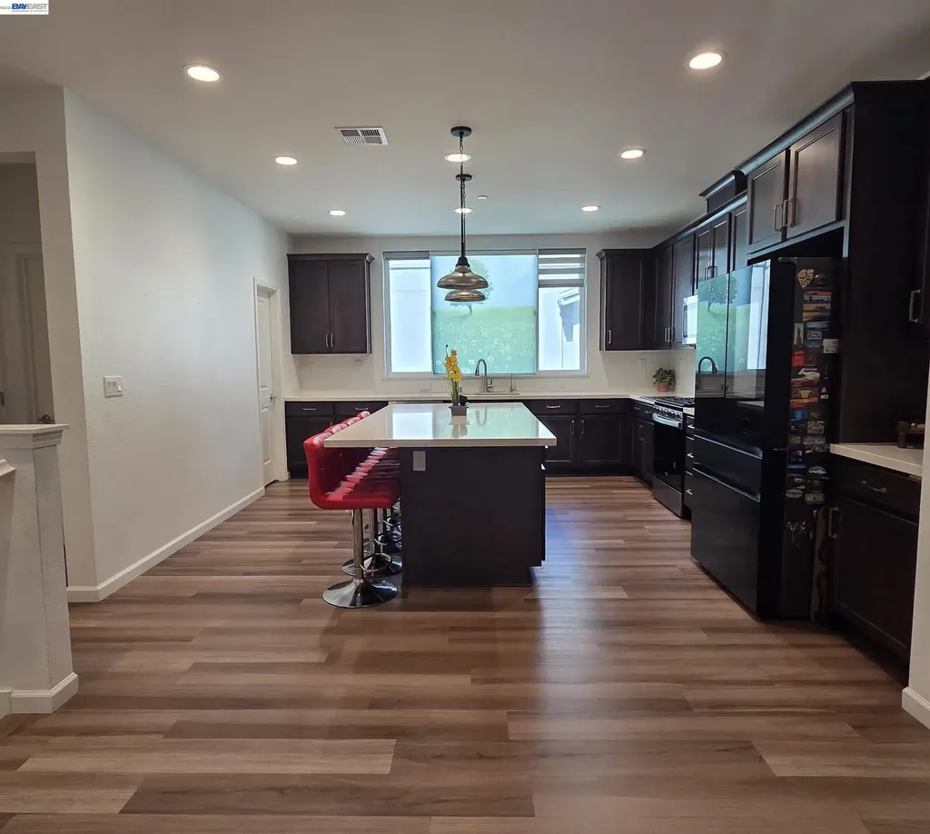 5585 Holly Bay Avenue Dublin CA 94568