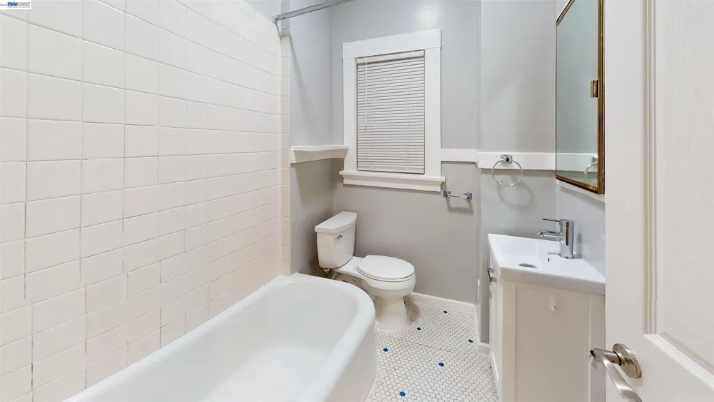 1478 Macarthur Boulevard Oakland CA 94602
