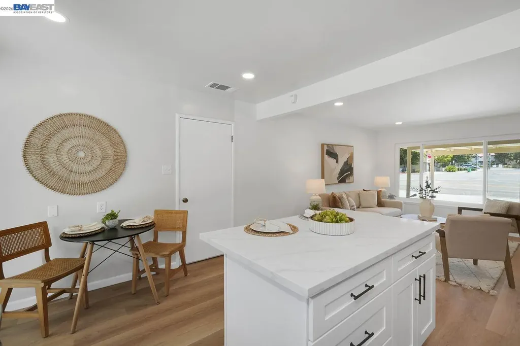 33327 2nd Street Union City CA 94587