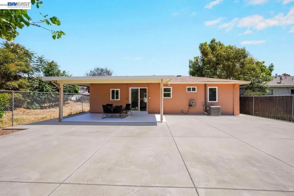 33327 2nd Street Union City CA 94587