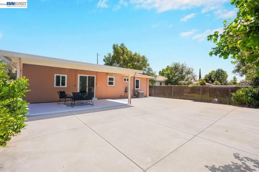 33327 2nd Street Union City CA 94587