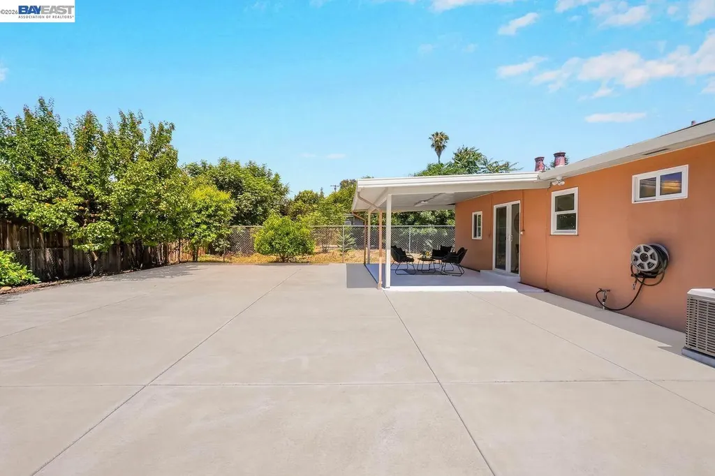 33327 2nd Street Union City CA 94587
