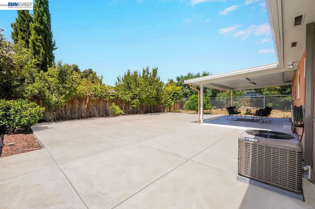 33327 2nd Street Union City CA 94587