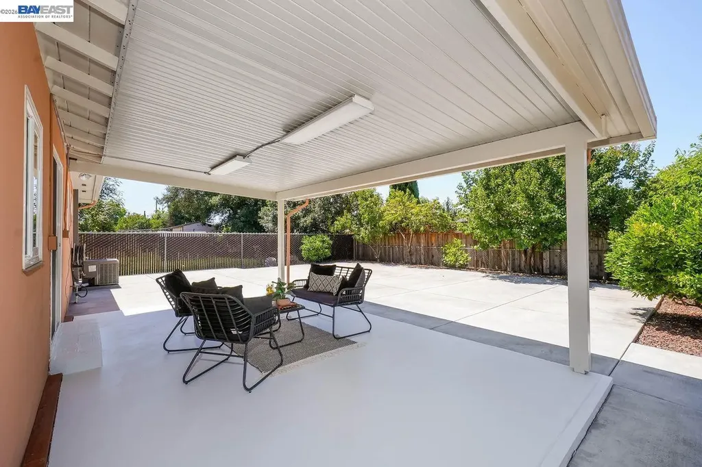 33327 2nd Street Union City CA 94587