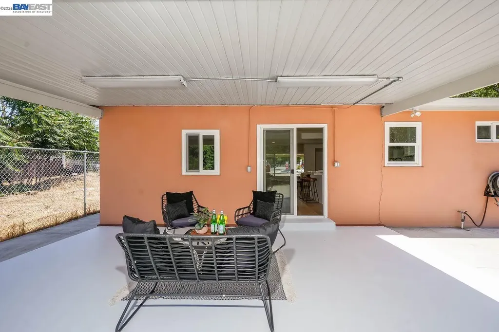 33327 2nd Street Union City CA 94587