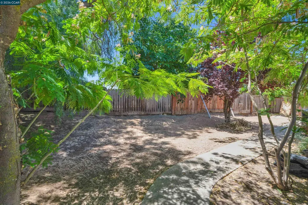 400 Devon Court Oakley CA 94561