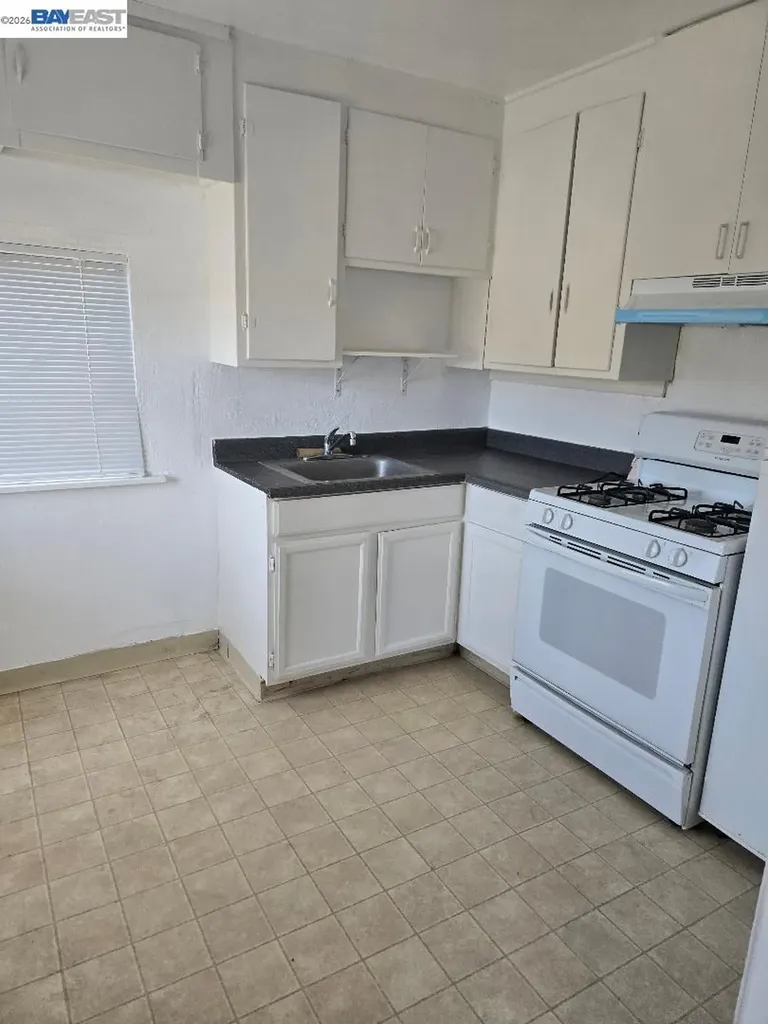 21003 Foothill Boulevard Hayward CA 94541
