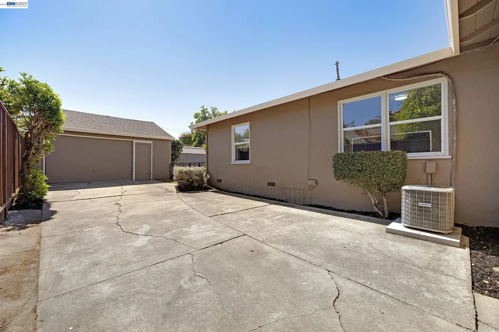 1987 San Rafael Street San Leandro CA 94577