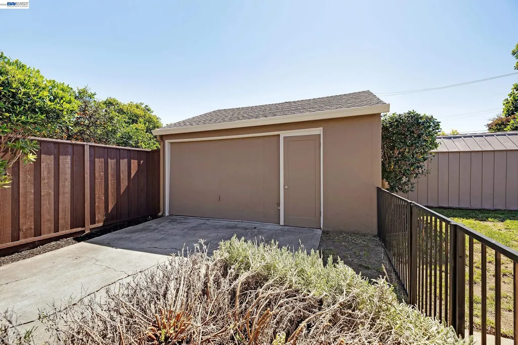 1987 San Rafael Street San Leandro CA 94577