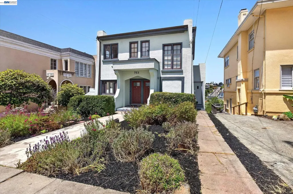753 Warfield Avenue Oakland CA 94610