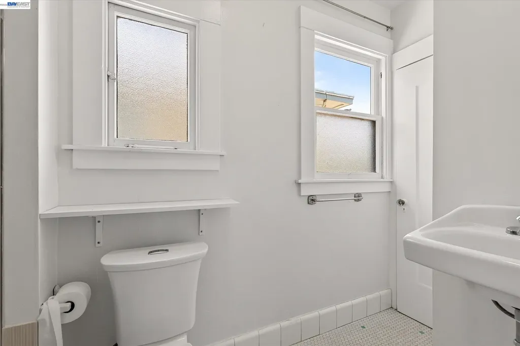 753 Warfield Avenue Oakland CA 94610
