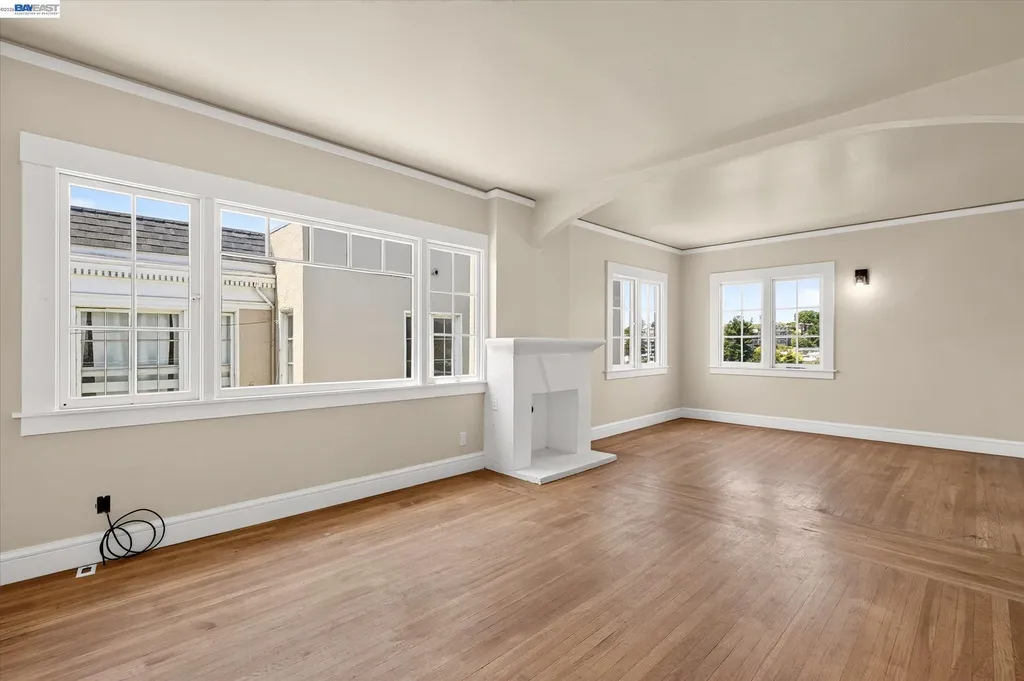 753 Warfield Avenue Oakland CA 94610