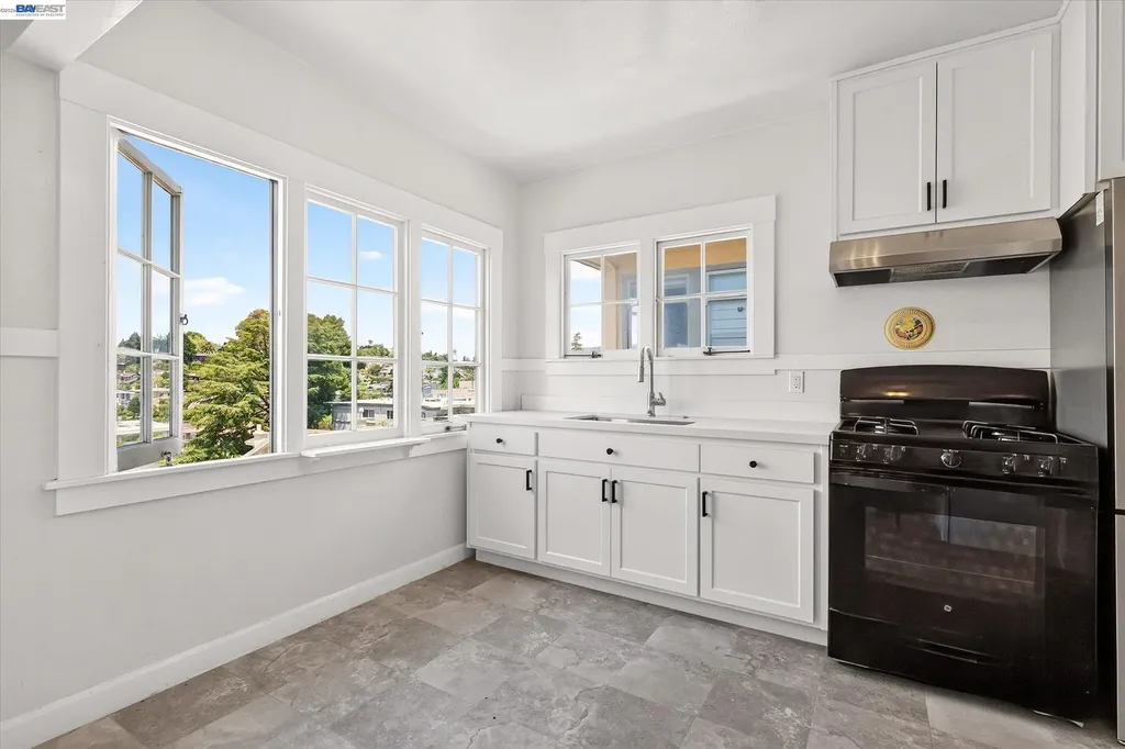 753 Warfield Avenue Oakland CA 94610