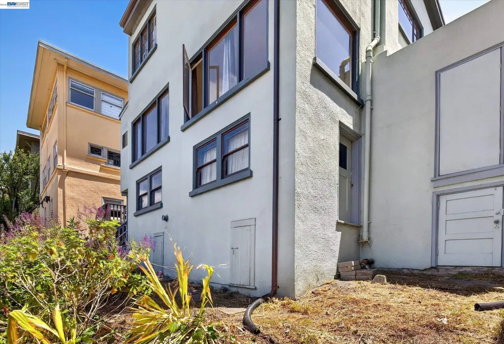 753 Warfield Avenue Oakland CA 94610