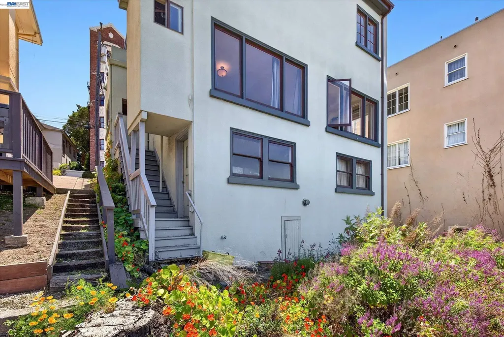 753 Warfield Avenue Oakland CA 94610
