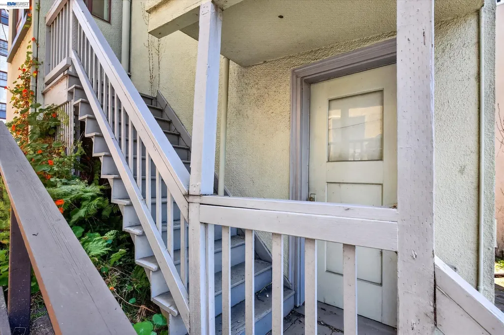 753 Warfield Avenue Oakland CA 94610