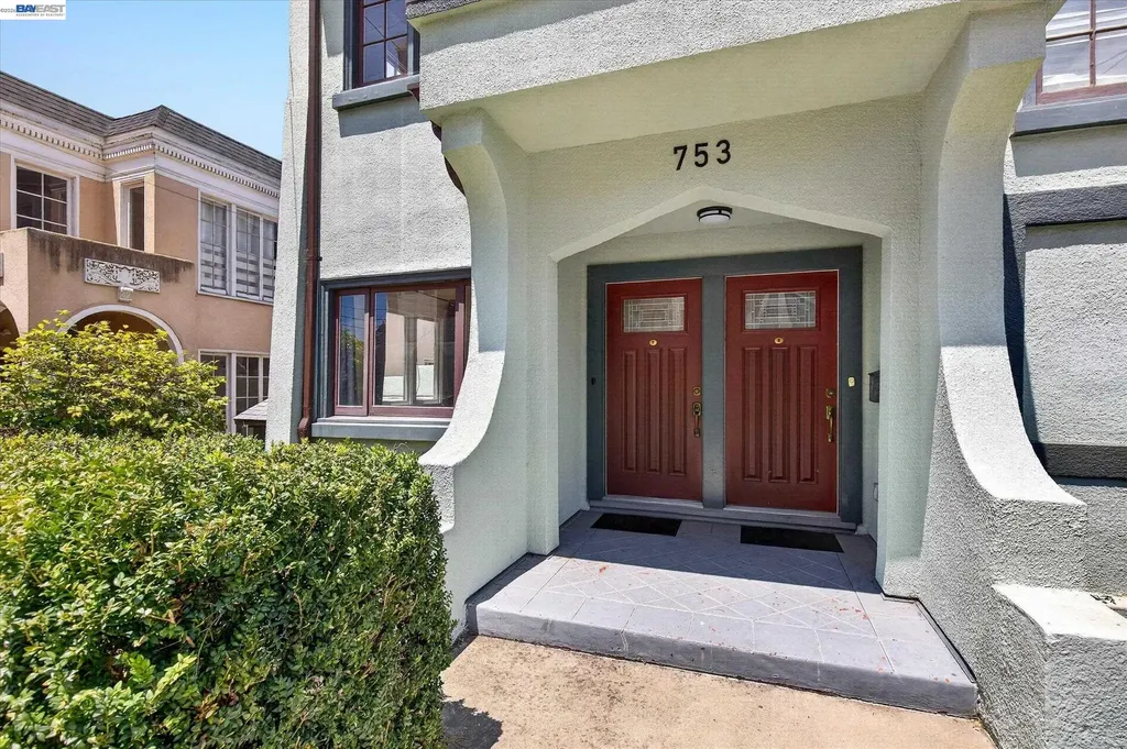 753 Warfield Avenue Oakland CA 94610