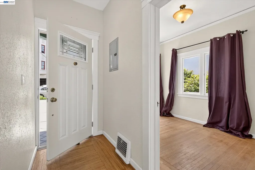 753 Warfield Avenue Oakland CA 94610