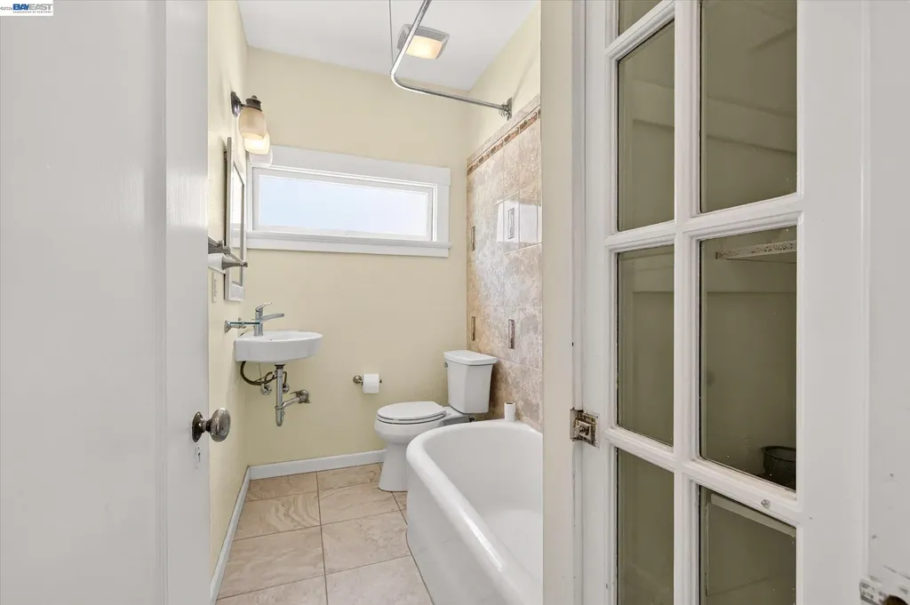 753 Warfield Avenue Oakland CA 94610