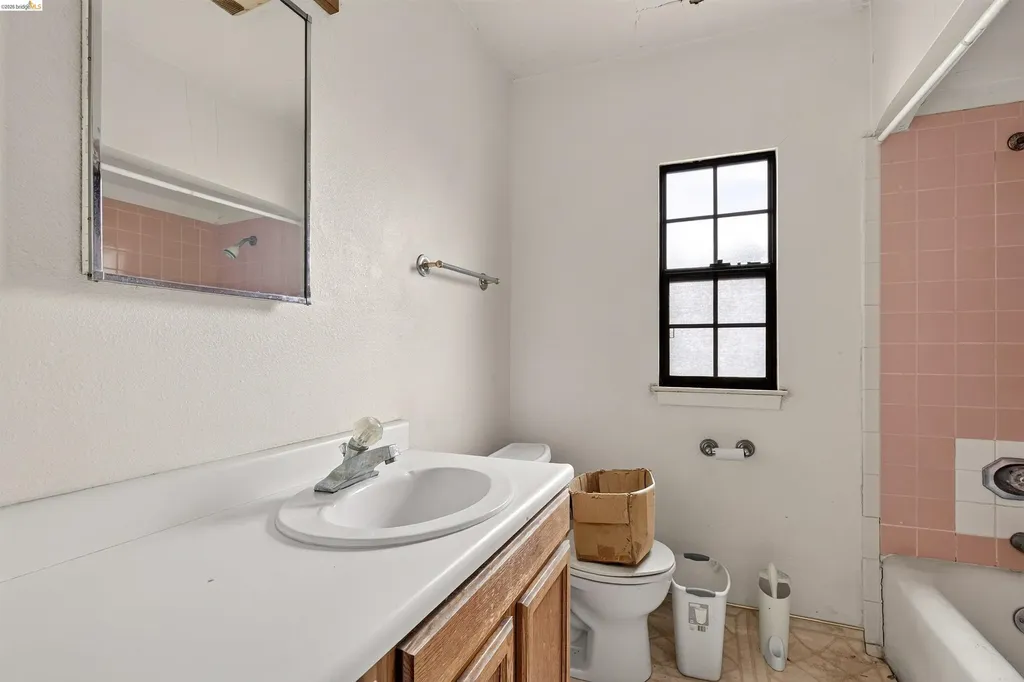1814 105th Avenue Oakland CA 94603