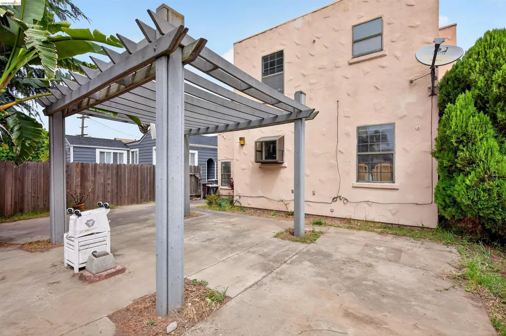 1814 105th Avenue Oakland CA 94603