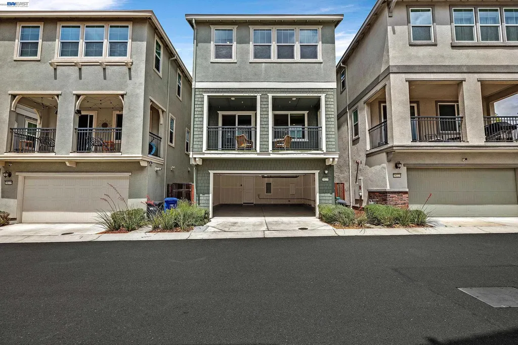 24221 2nd Street Hayward CA 94541
